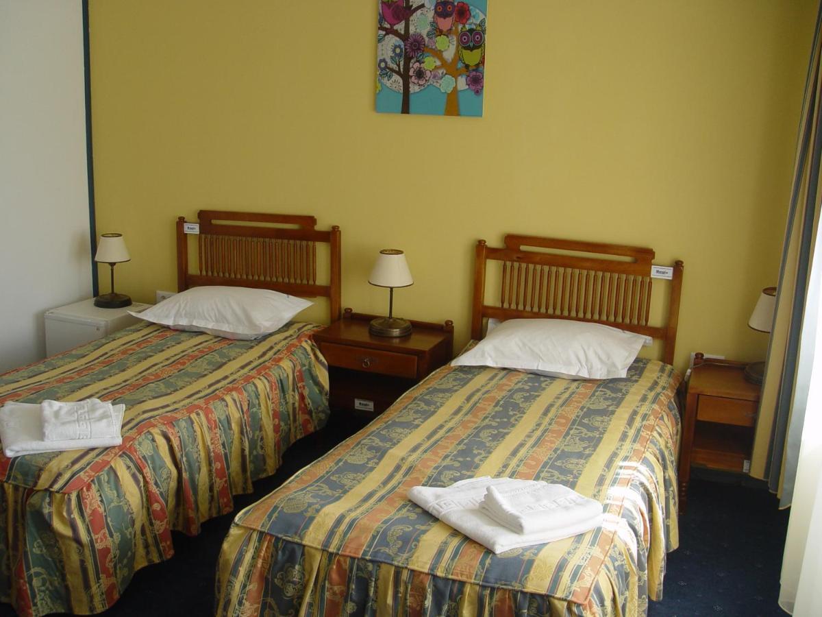 Astra Hotel 2*